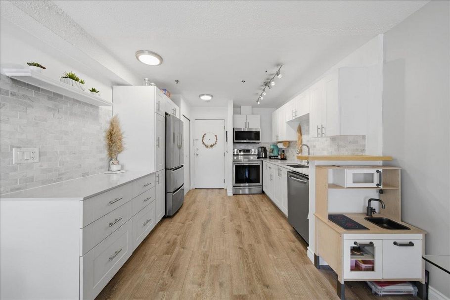 303 1433 E 1st Avenue Vancouver, BC - 8