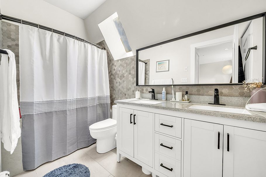 1089 E King Edward Avenue Vancouver, BC - 18