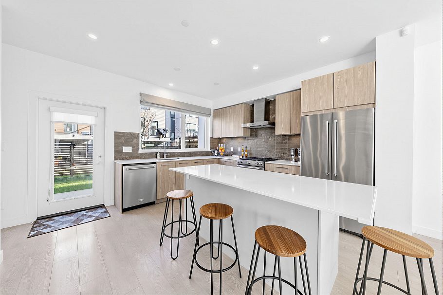 30 3597 Malsum Drive North Vancouver, BC - 8