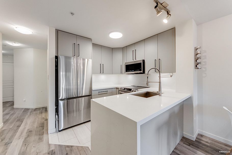 212 3278 Heather Street Vancouver, BC - 3