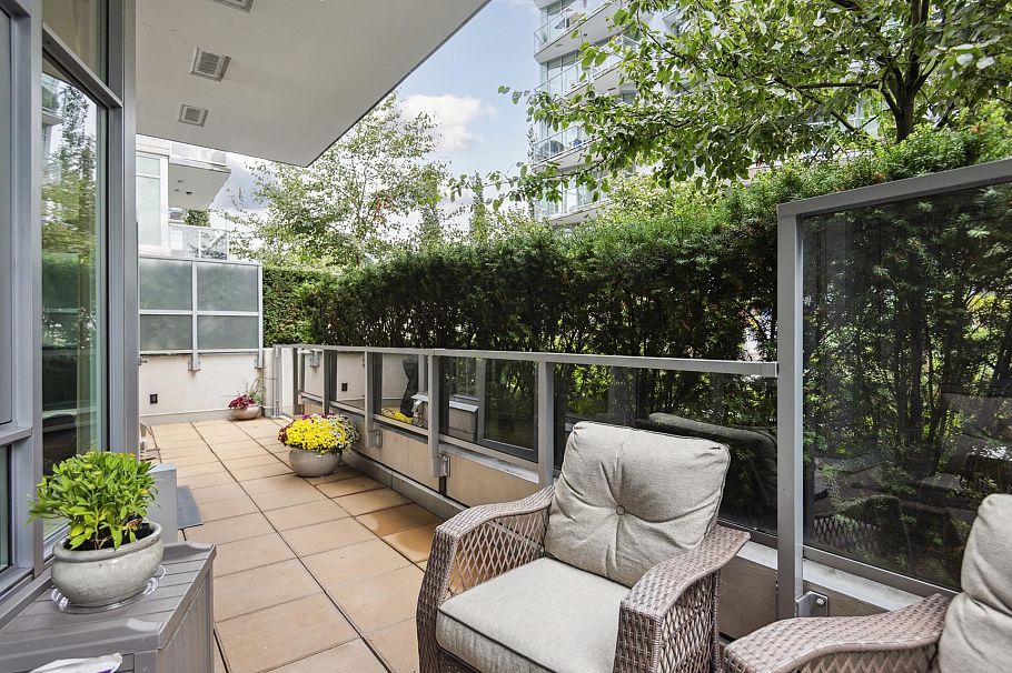 112 185 Victory Ship Way North Vancouver, BC - 25