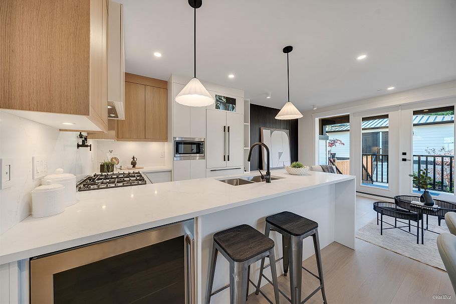 1167 E 63rd Avenue Vancouver, BC - 8