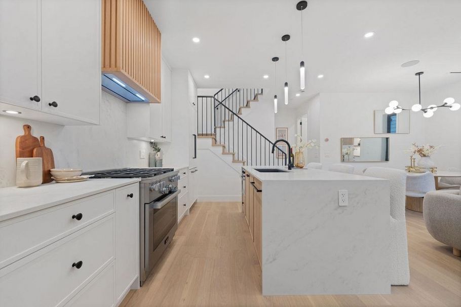 1 2846 W 12th Avenue Vancouver, BC - 4