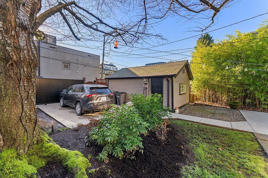 2980 W 8th Avenue Vancouver, BC - 35