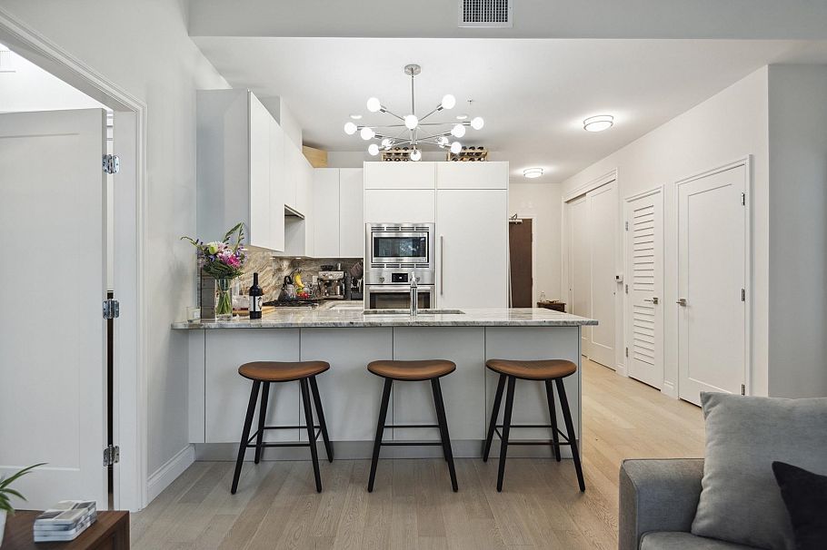 112 185 Victory Ship Way North Vancouver, BC - 8