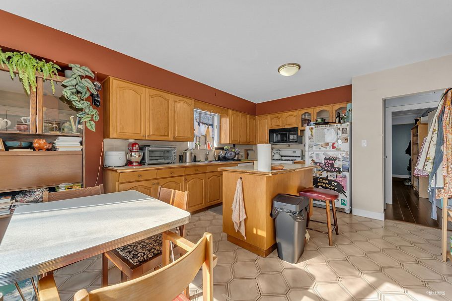 2576 Parker Street Vancouver, BC - 11