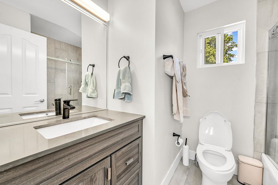 1089 E King Edward Avenue Vancouver, BC - 13