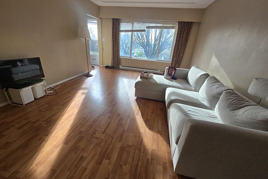 123 E 64th Avenue Vancouver, BC - 5