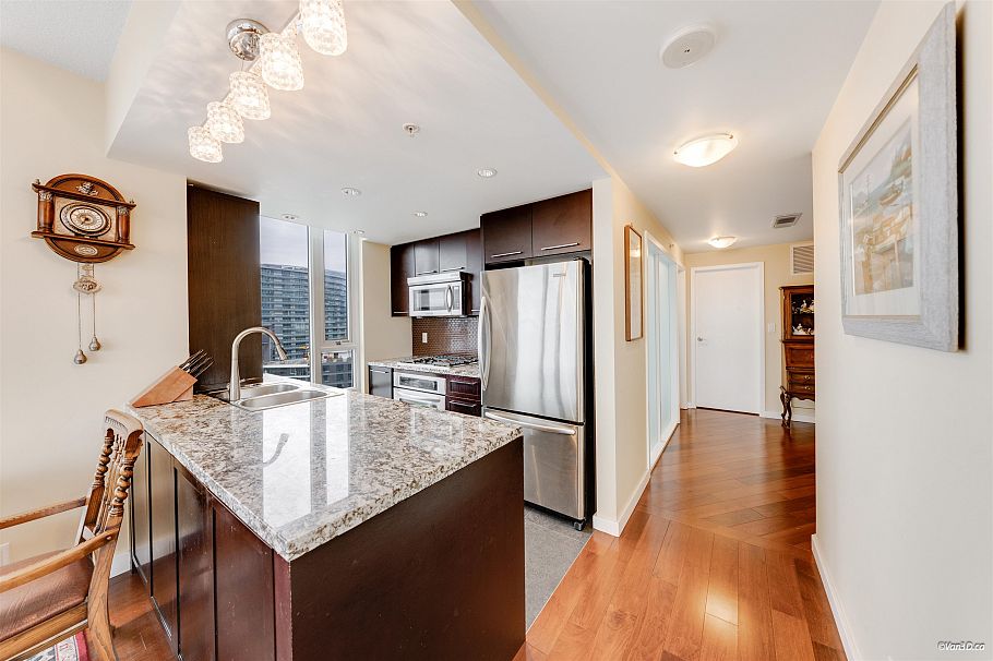 2705 918 Cooperage Way Vancouver, BC - 11