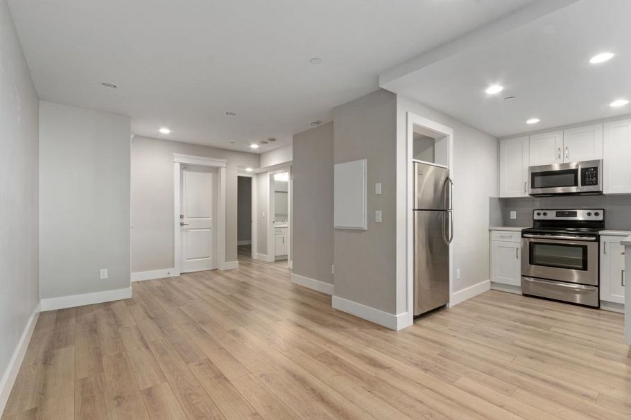 3443 W 11th Avenue Vancouver, BC - 23