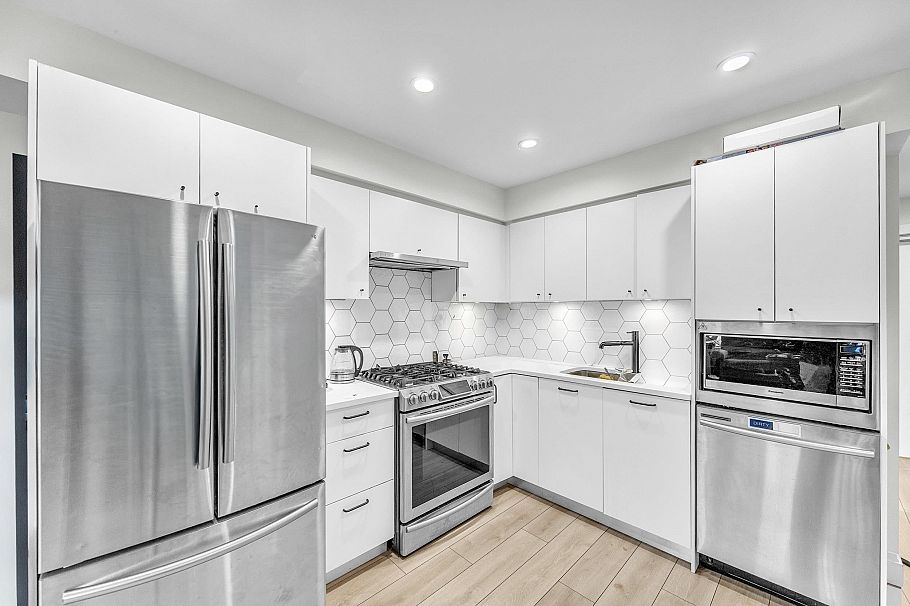 209 1519 Crown Street North Vancouver, BC - 4