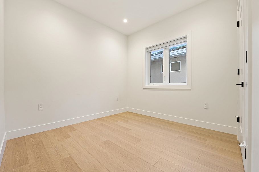 3156-1 E 8th Avenue Vancouver, BC - 17