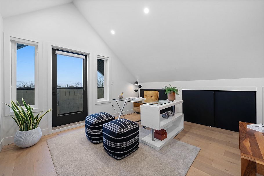 919 E 10th Avenue Vancouver, BC - 22