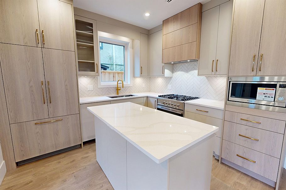 1 2528 Turner Street Vancouver, BC - 6