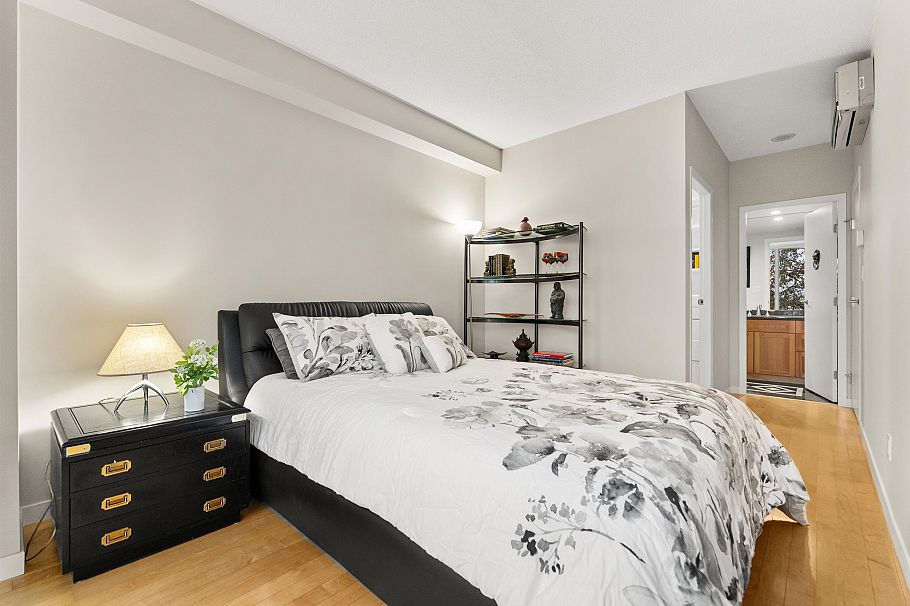 1053 Marinaside Crescent Vancouver, BC - 30