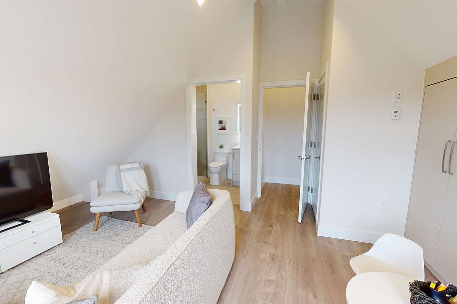 2 2528 Turner Street Vancouver, BC - 12