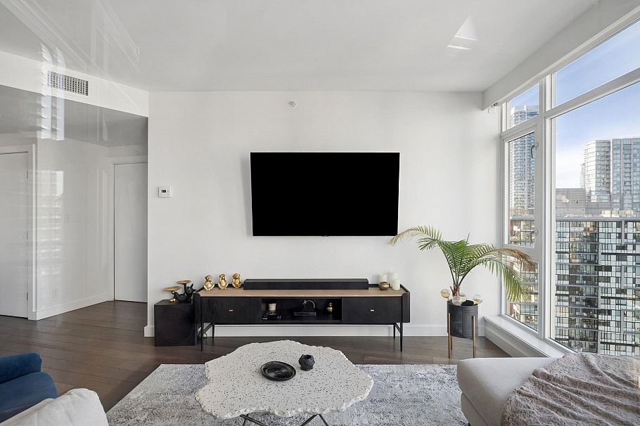 3005 1372 Seymour Street Vancouver, BC - 4