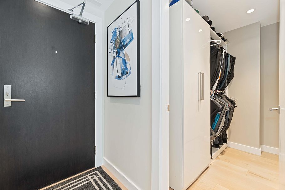 1205 1372 Seymour Street Vancouver, BC - 2