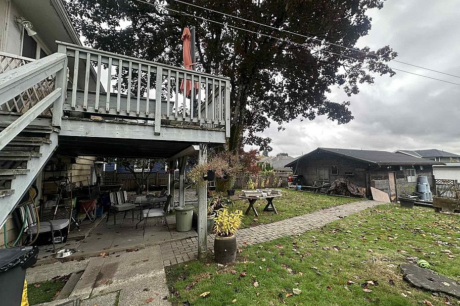 313 E 13th Street North Vancouver, BC - 5