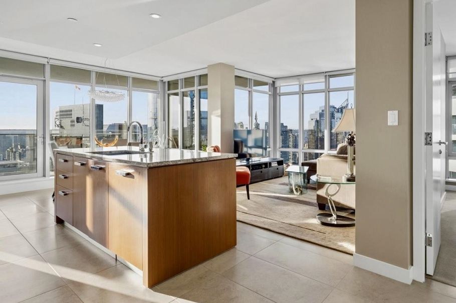 2902 1028 Barclay Street Vancouver, BC - 1