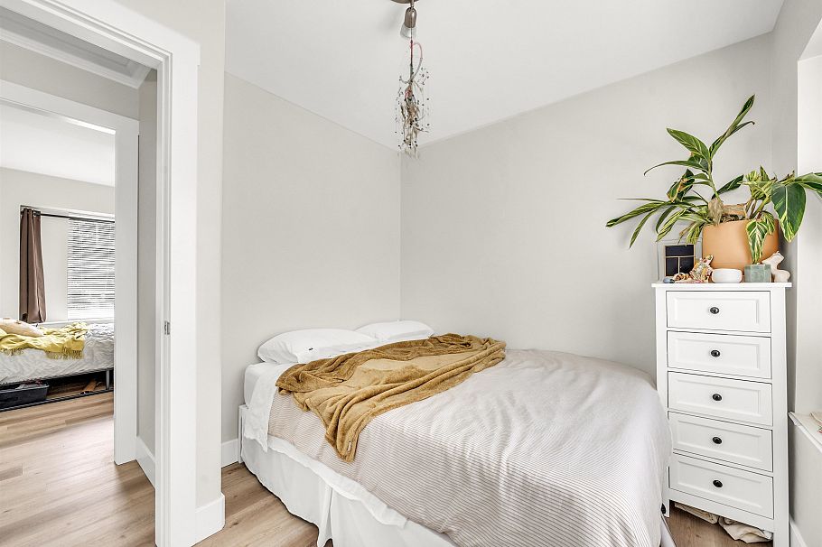 1089 E King Edward Avenue Vancouver, BC - 12