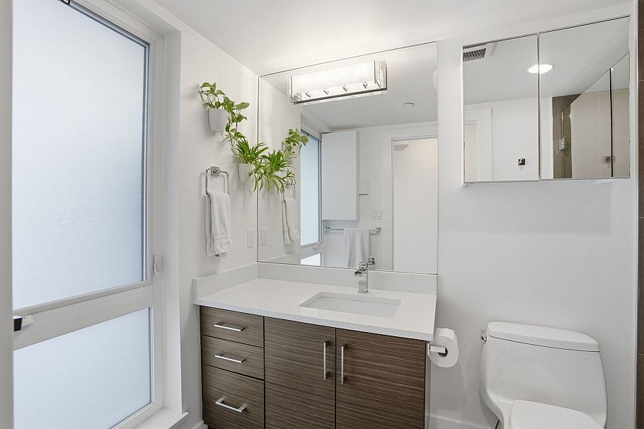 4 1851 Adanac Street Vancouver, BC - 31