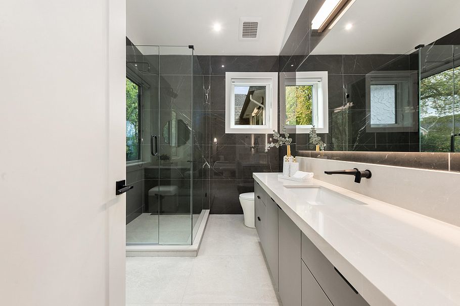 1 3232 W 38th Avenue Vancouver, BC - 19