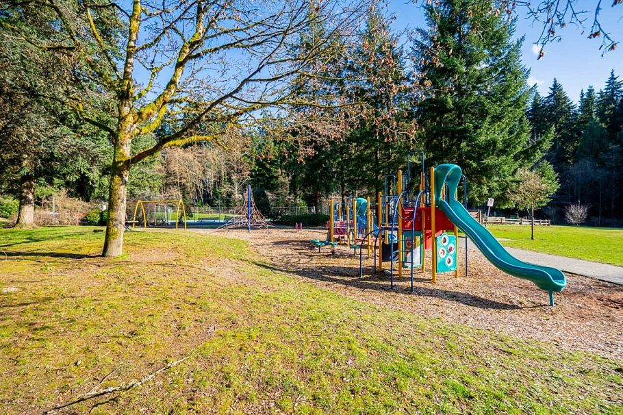 405 1000 Bowron Court North Vancouver, BC - 34