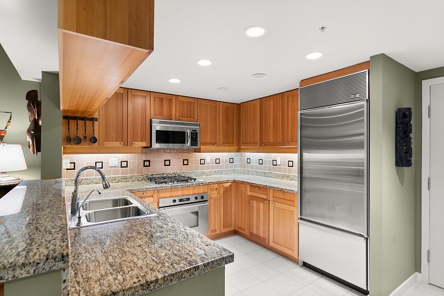 1053 Marinaside Crescent Vancouver, BC - 18