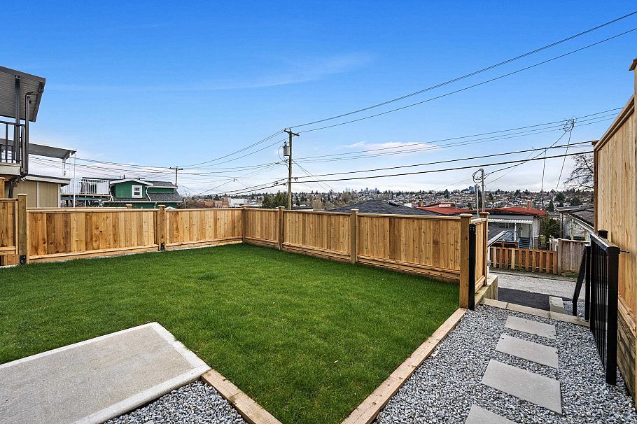 3156-2 E 8th Avenue Vancouver, BC - 22