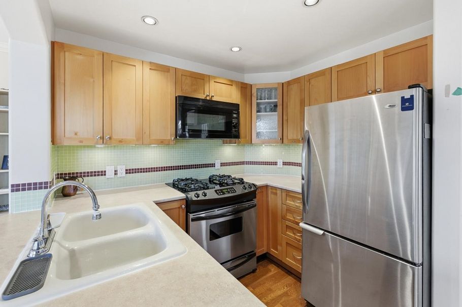 3662 Oak Street Vancouver, BC - 25