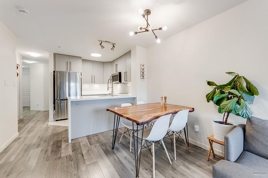 212 3278 Heather Street Vancouver, BC - 4