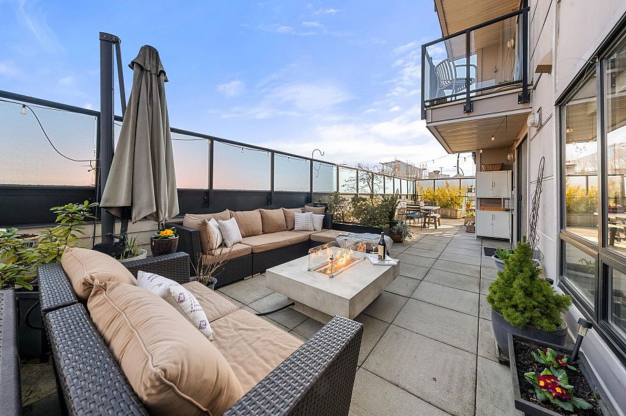 206 935 W 16th Street North Vancouver, BC - 16