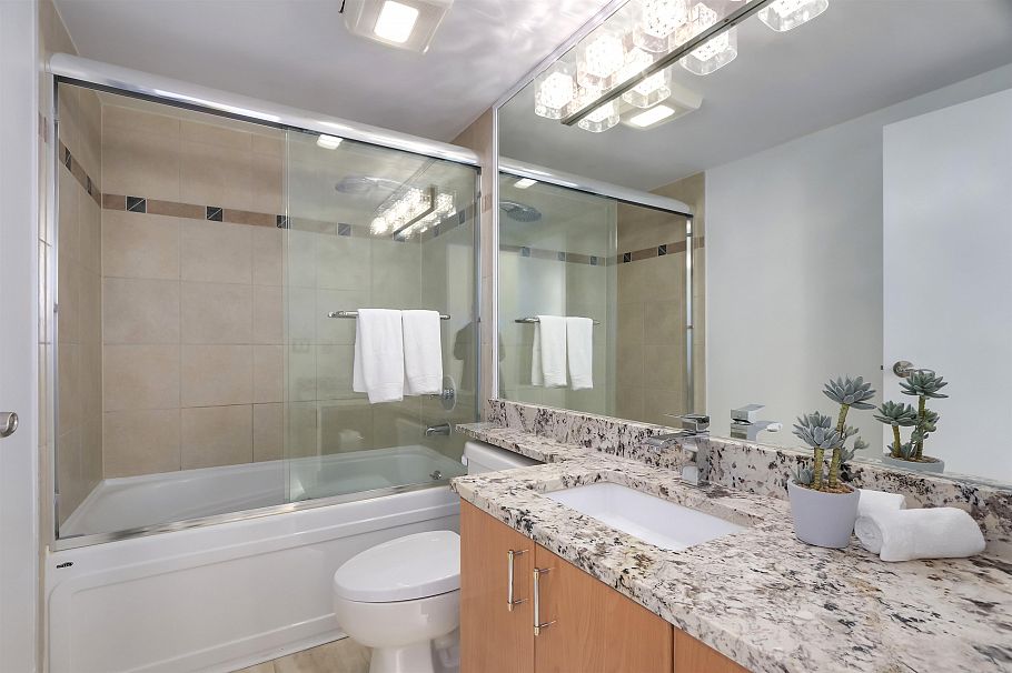 1807 1077 Marinaside Crescent Vancouver, BC - 19