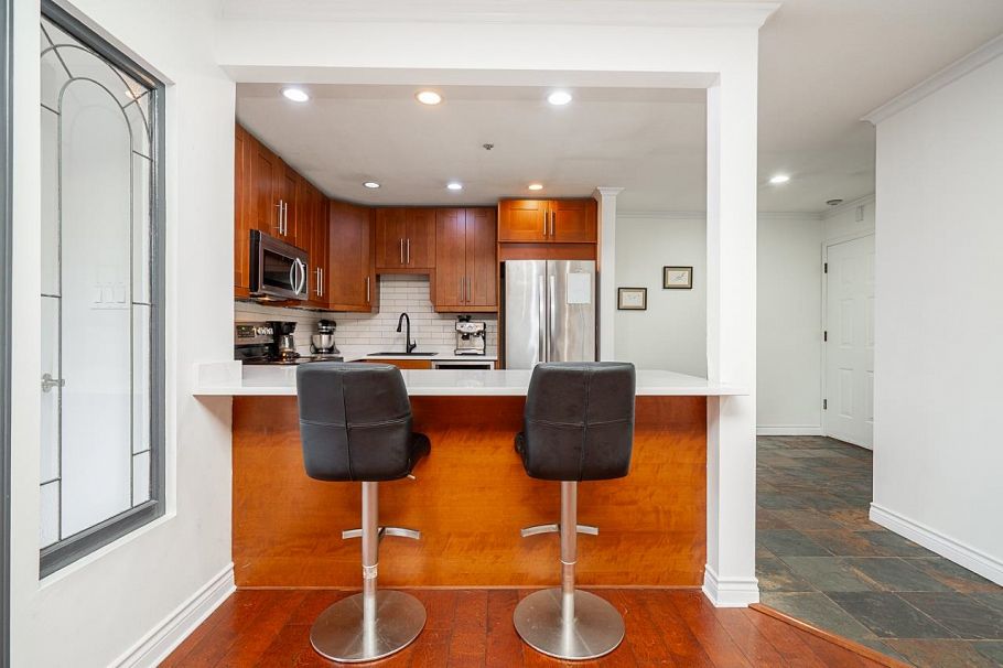 405 1000 Bowron Court North Vancouver, BC - 7