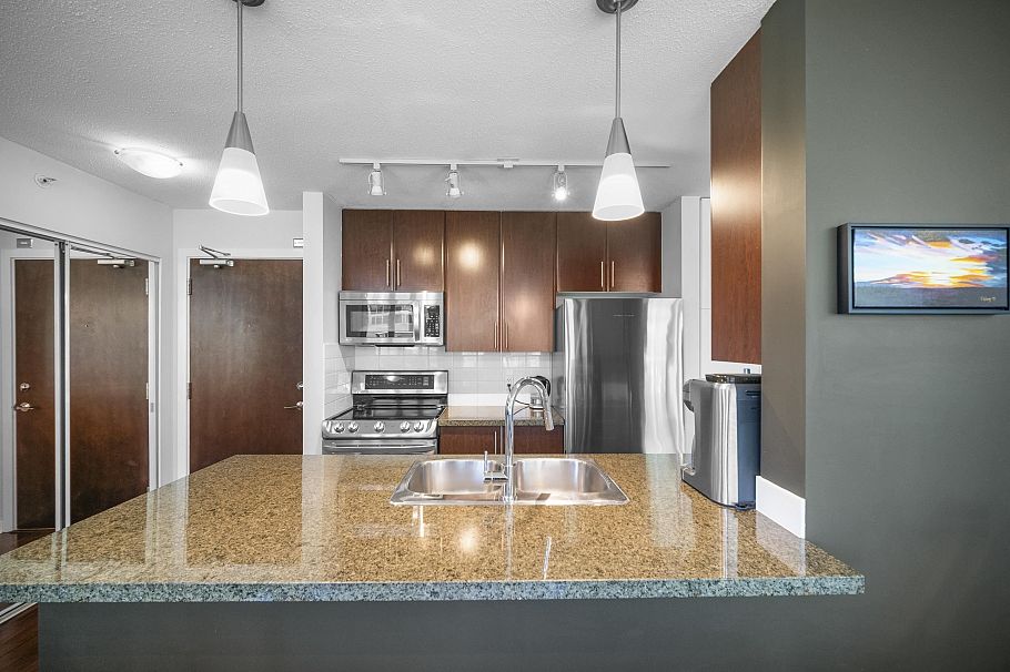 501 618 Abbott Street Vancouver, BC - 5