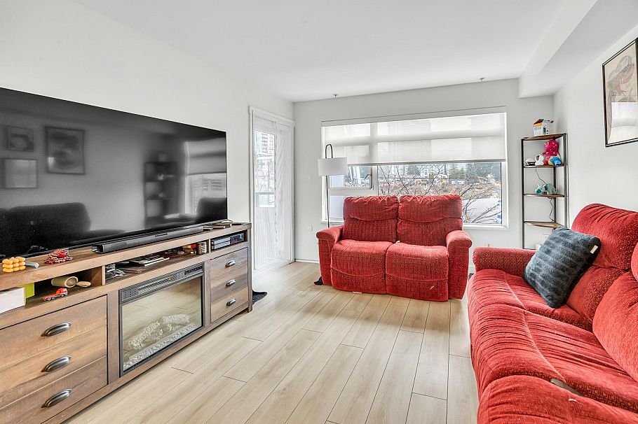 209 1519 Crown Street North Vancouver, BC - 8