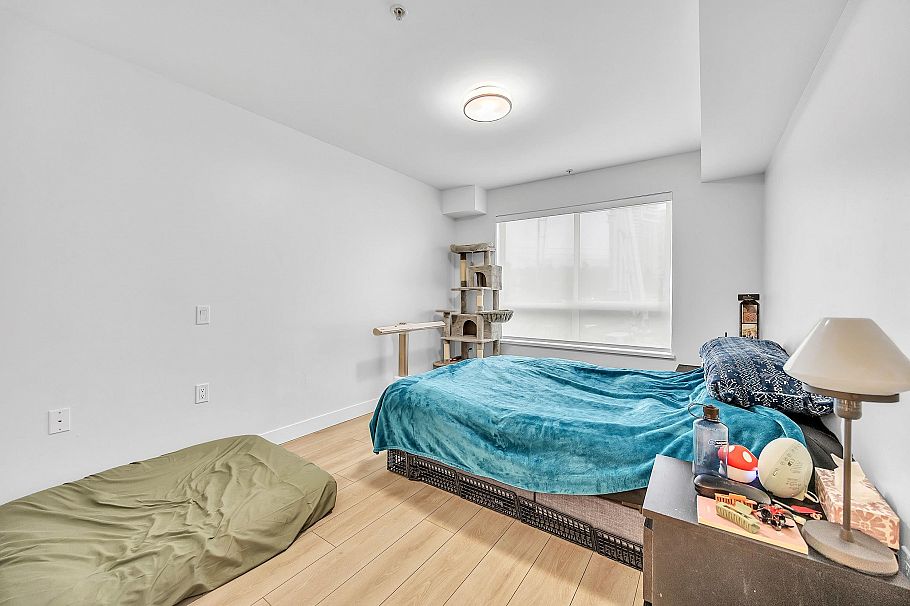 209 1519 Crown Street North Vancouver, BC - 11