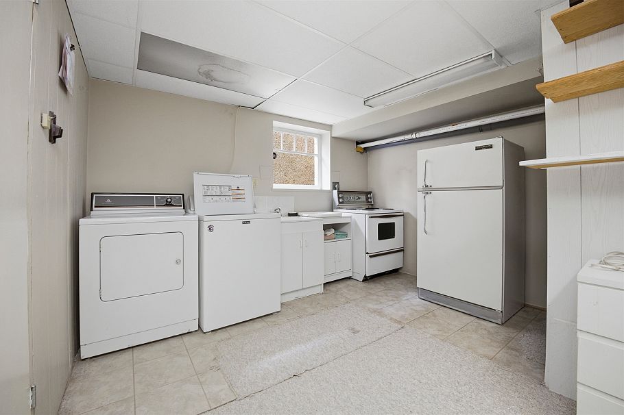 2865 W 30th Avenue Vancouver, BC - 26