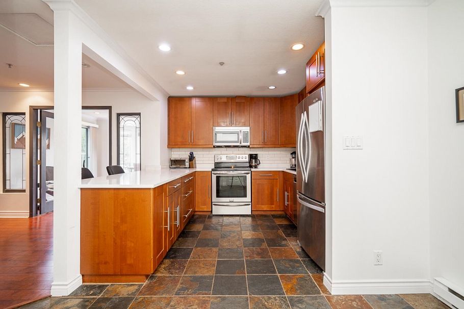 405 1000 Bowron Court North Vancouver, BC - 6