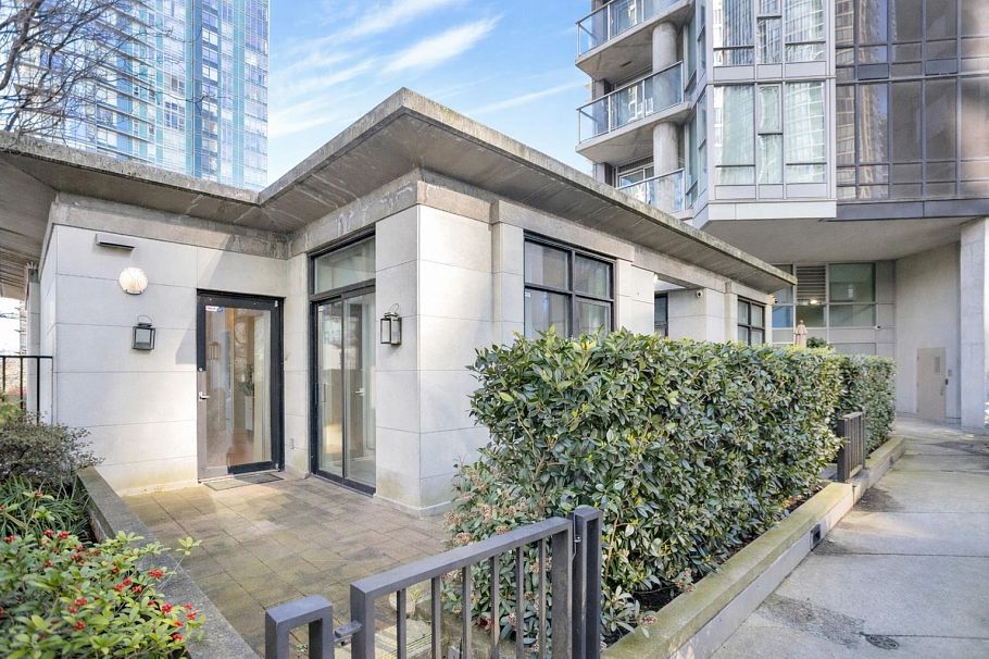1455 Strathmore Mews Vancouver, BC - 27