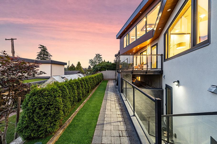 2863 W King Edward Avenue Vancouver, BC - 30