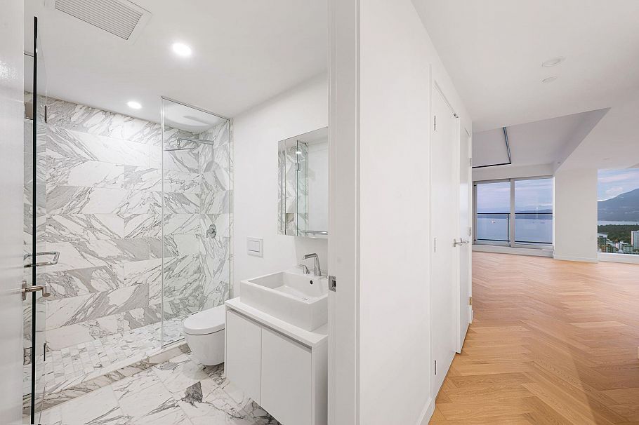 5702 1480 Howe Street Vancouver, BC - 18