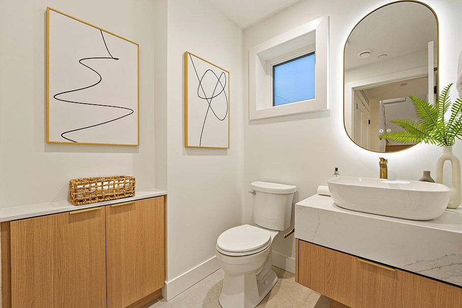 3156-1 E 8th Avenue Vancouver, BC - 12