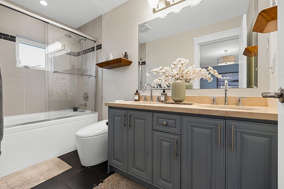 307 E 6th Street North Vancouver, BC - 26