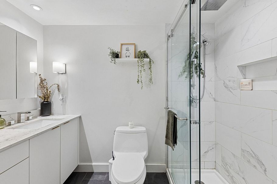 101 175 E 5th Street North Vancouver, BC - 22