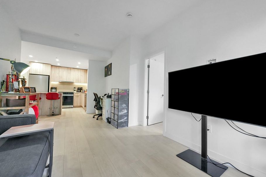 409 3596 Malsum Drive North Vancouver, BC - 18