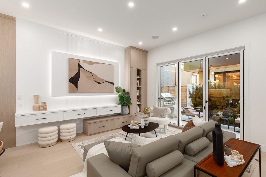 477 W 20th Avenue Vancouver, BC - 3