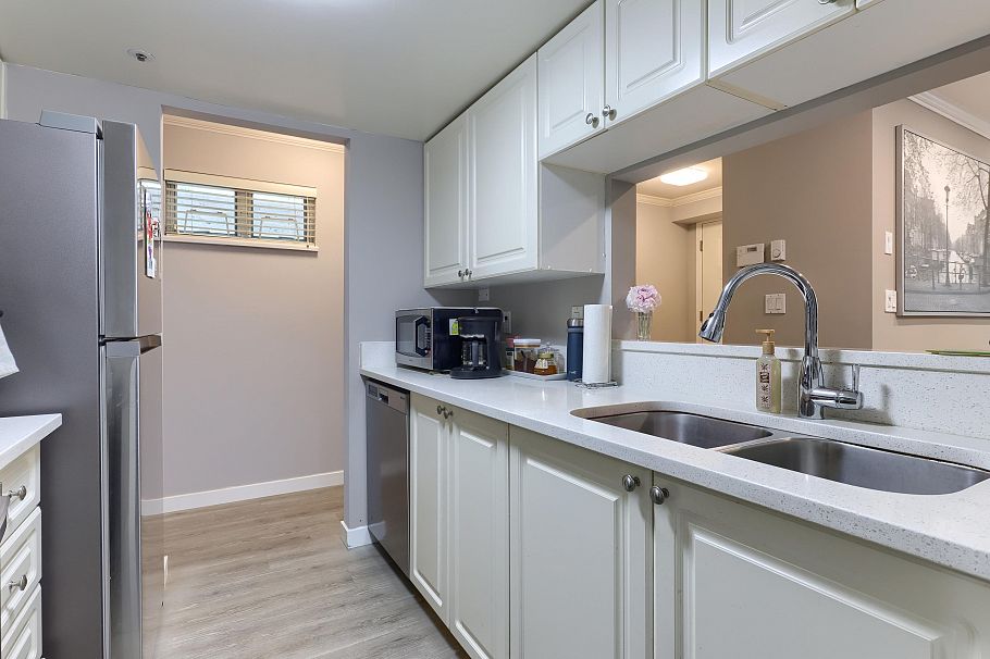 17 2885 E Kent Avenue North Vancouver, BC - 12