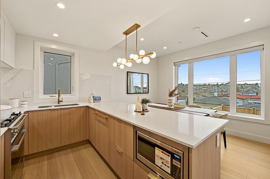 3156-2 E 8th Avenue Vancouver, BC - 8